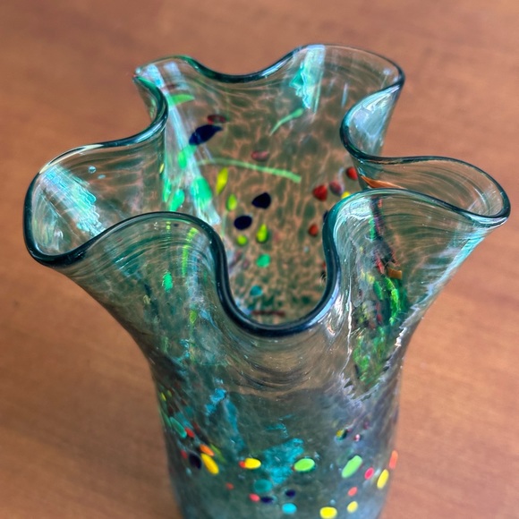 Murano Style Confetti Ruffle
Rim Art Glass Vase R Makers Mark
5" Tall - Picture 7 of 12